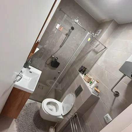Apartment Dan I Noc Divcibare