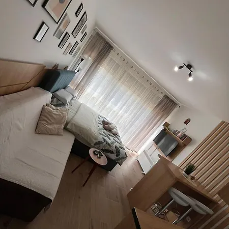 Apartment Dan I Noc