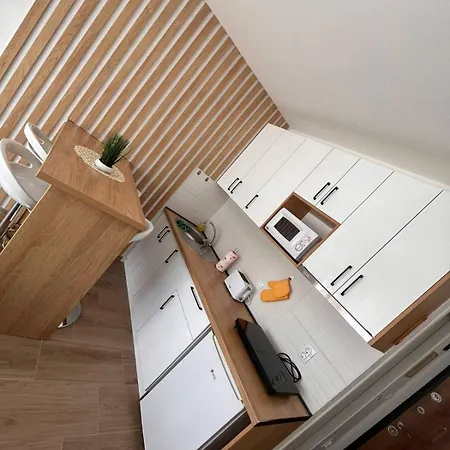 Apartment Dan I Noc Divcibare